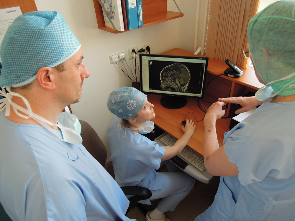 Z archivu: Výjimečné odstranění postižené hemisféry operatéry FNUSA zmírňuje těžkou epilepsii